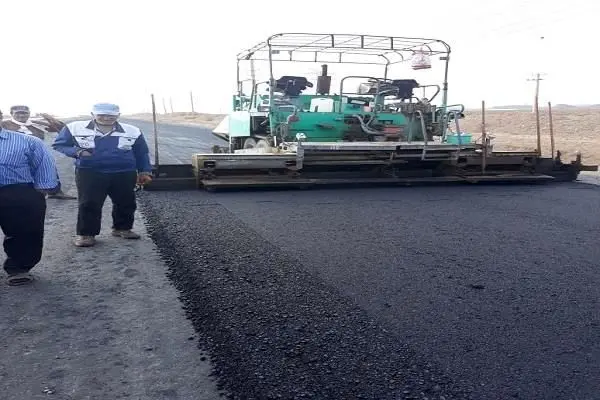 اجرای آسفالت 5 کیلومتر از محور کمربندی محلات

