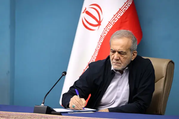 تبریک قهرمانی تیم ملی کشتی فرنگی از سوی پزشکیان