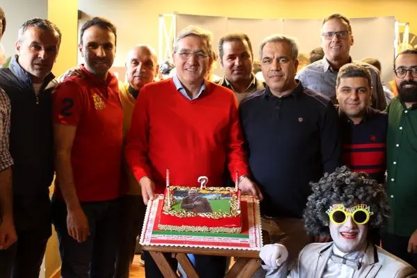 جشن تولد برانکو در کنار بازیکنان پرسپولیس+ عکس