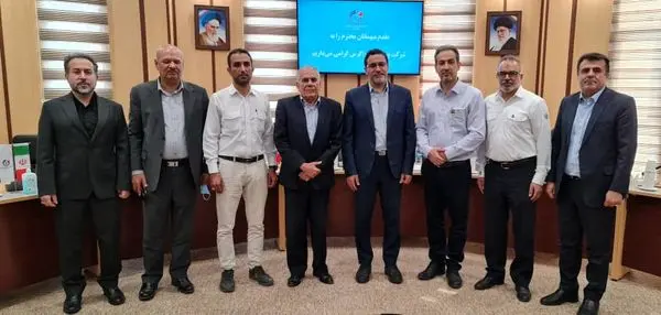 نشست رئیس کمیسیون صنایع و معادن مجلس با متانولسازان در پتروشیمی زاگرس