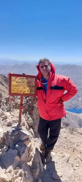 صعود موفق کوهنورد ایلامی به بام لرستان