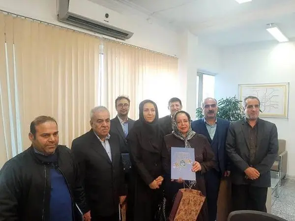 تاکسی‌ران، اتوبوس‌ران و دوچرخه‌سوار برتر منطقه 12 تقدیر شدند