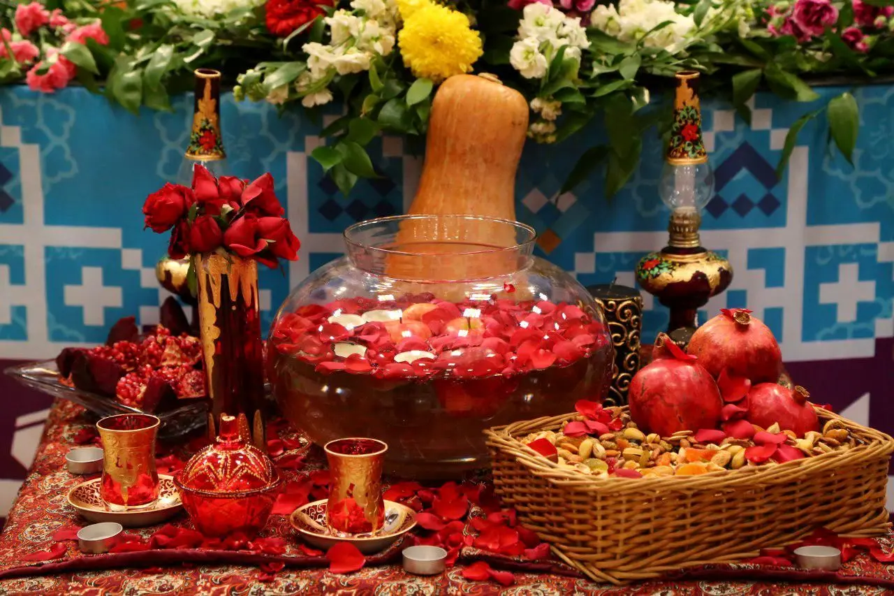 اجرای ویژه برنامه های « یلدا برای همه » در محله های منطقه 15

