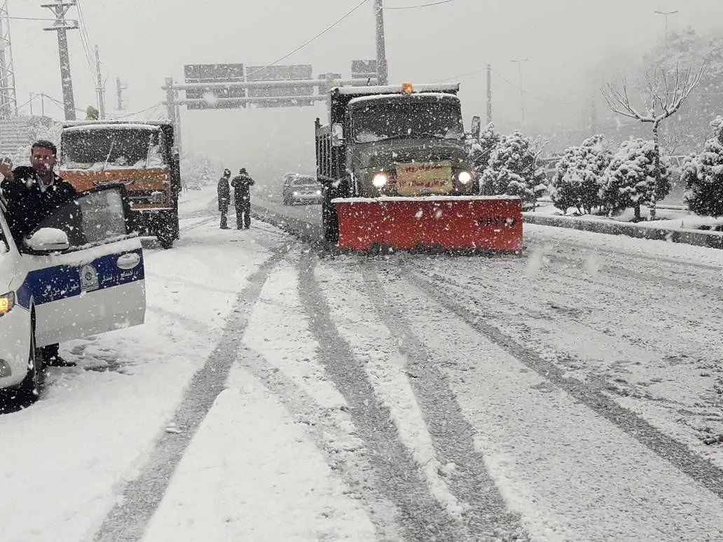 اجرای دومین عملیات برف‌روبی ۱۴۰۱ در منطقه۱۳