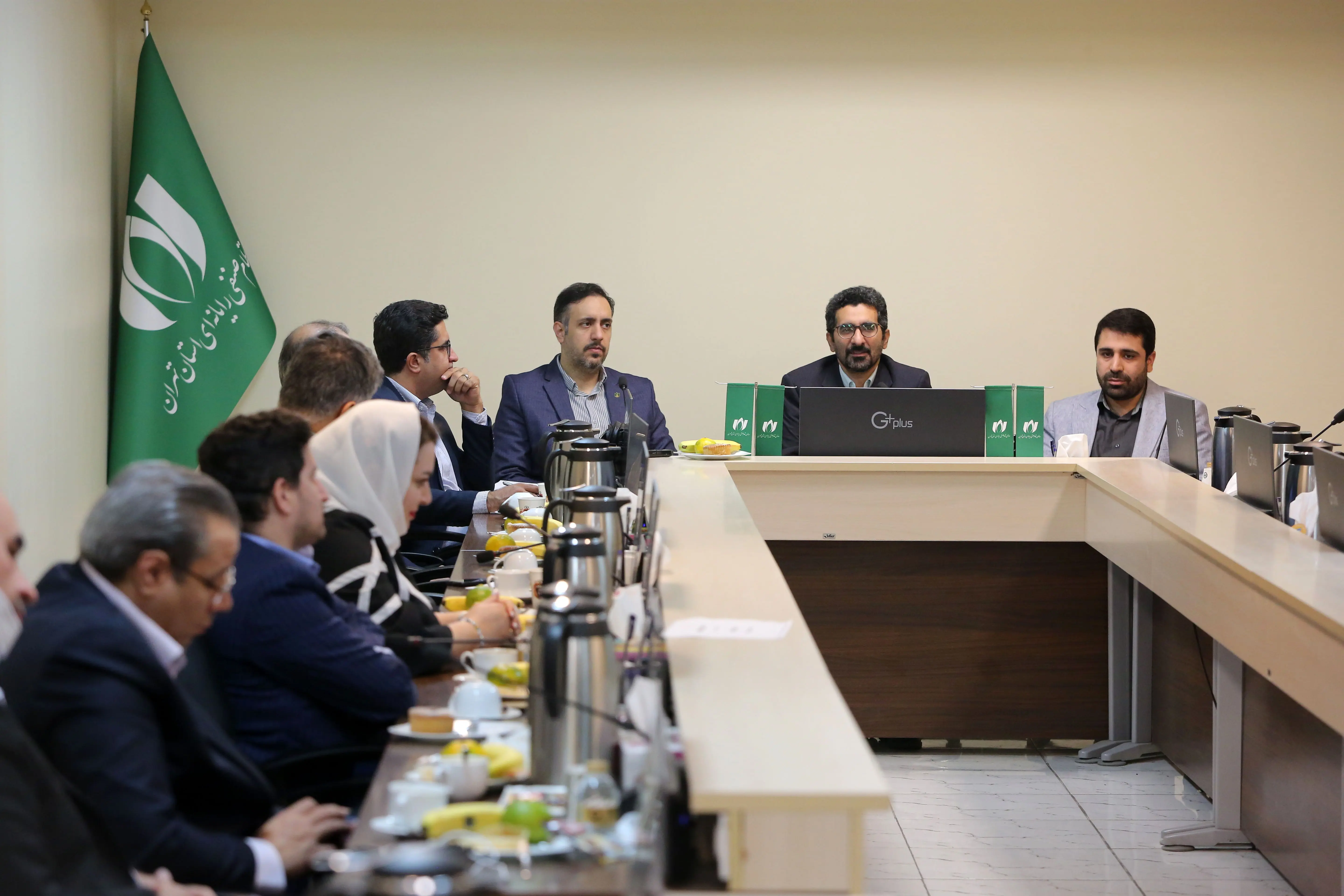 صنعت بدون صادرات راکد می شود/ تاکید بر همکاری نصر تهران در تدوین سند برنامه هفتم توسعه