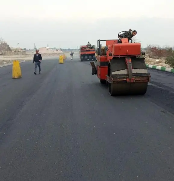 بهسازی و مناسب سازی پارکینگ حرم مطهر با پخش 2700 تن آسفالت در منطقه 19