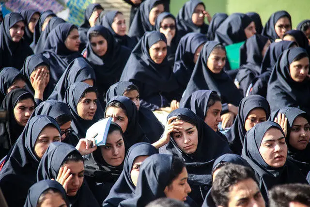 اولین روز مدرسه در سرپل‌ ذهاب زلزله‌زده+عکس 