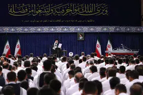 انقلاب اسلامی دریا و دریانوردی در ایران را از تعطیلی در آورد

