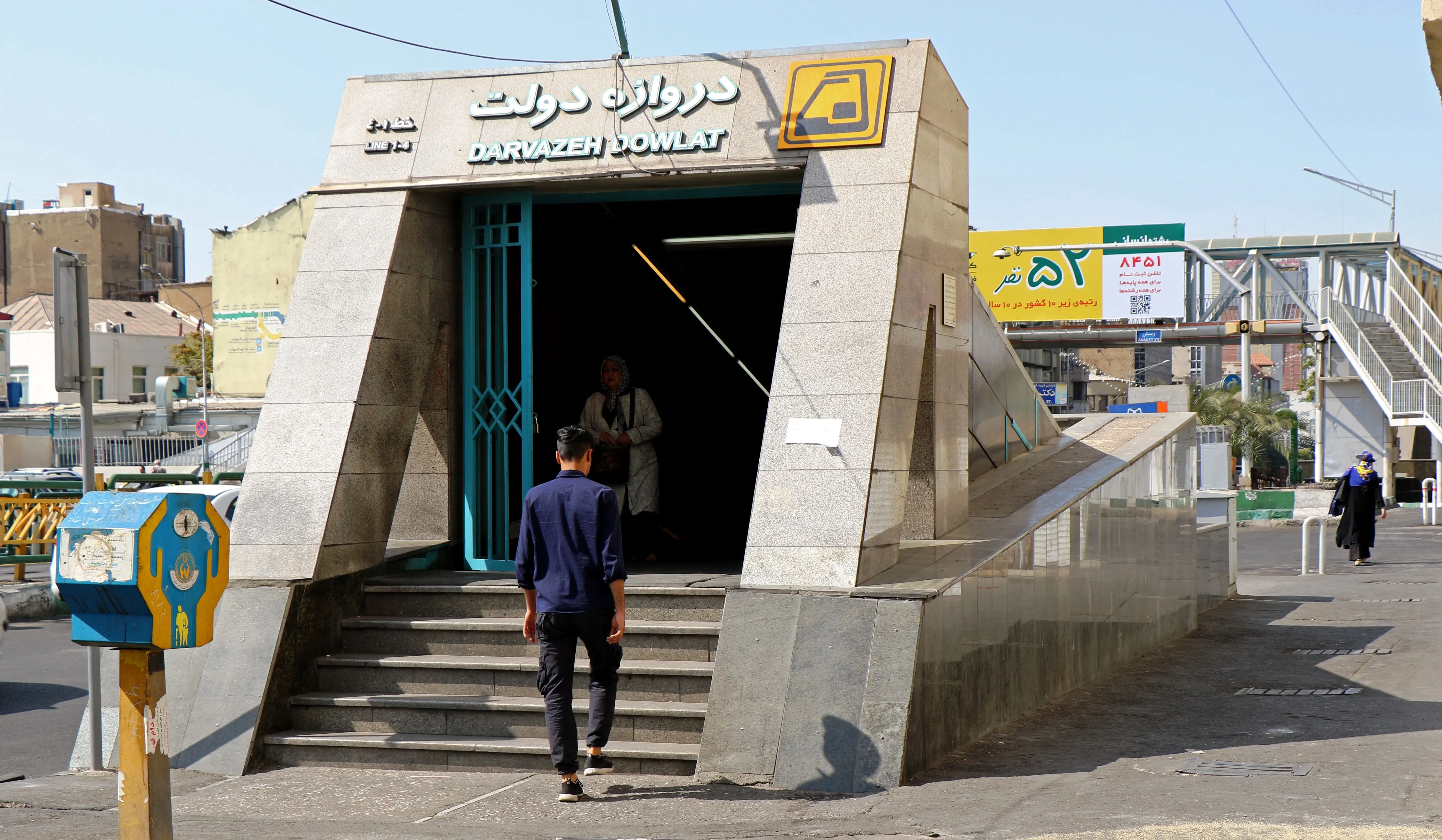 عدم تعادل یکی از مسافران در هنگام حرکت پله‌برقی و افتادن وی بر روی سایرین، ۷ مصدوم بر جای گذاشت