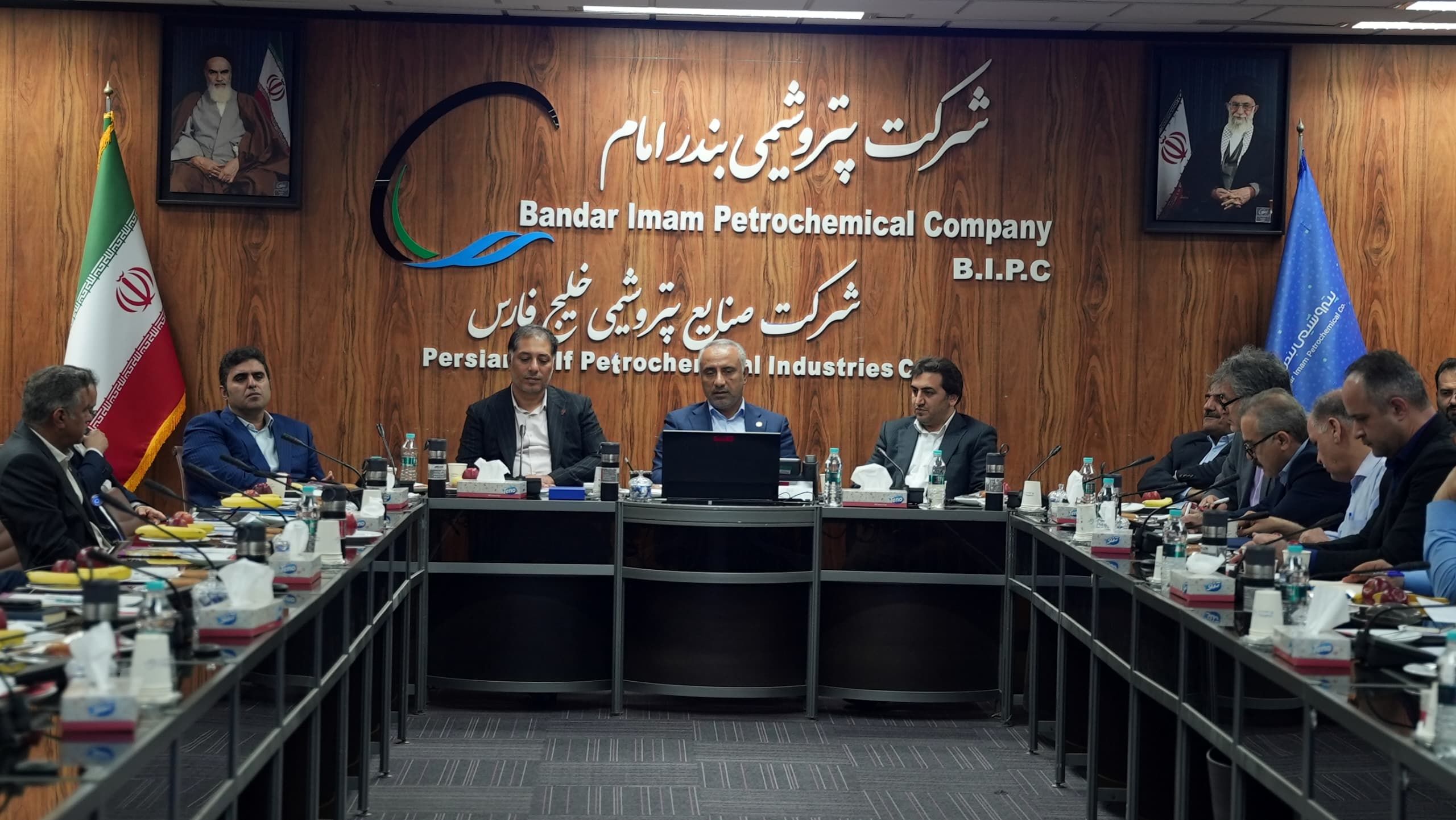 بازار سرمایه، چشم‌انتظار عرضه سهام بزرگ‌ترین شرکت پتروشیمی ایران

