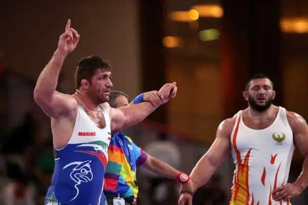 پیروزی حسینخانی و هادی در دور نخست