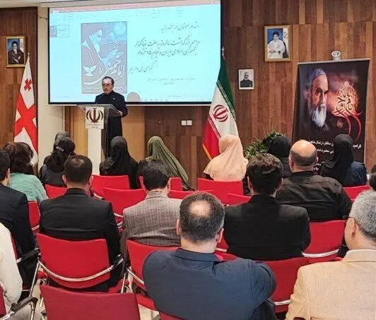 امام (ره) بنیانگذار نهاد نرم سیاست مستقل نه شرقی نه غربی بود

