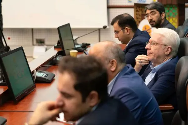 تمرکز حداکثری پتروشیمیها بر تولید با تأمین مالی زنجیرهای تأمین