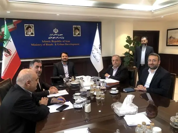 نشست تعاملی مدیر عامل ذوب آهن اصفهان با وزیر راه و شهر سازی

