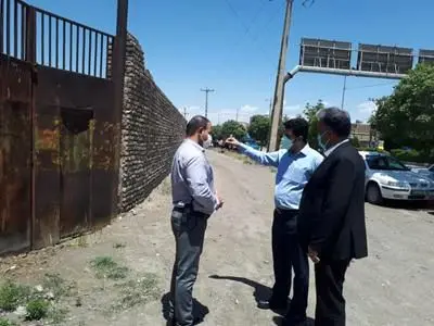 بازدید میدانی معاون پیشگیری از وقوع جرم دادگستری، معاون خدمات شهری و رییس اجراییات شهرداری اراک، از ورودی میدان فراهان