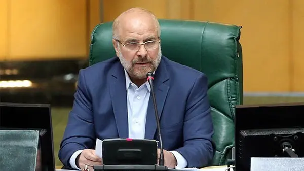 خط امام (ره) عدالت و پیشرفت به ارمغان می آورد