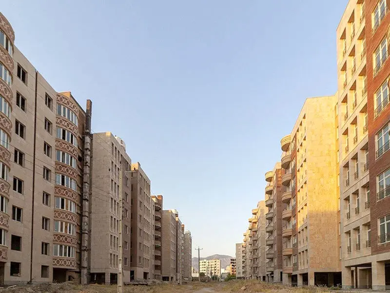 تسهیلات قرض الحسنه خرید یا ساخت مسکن به مددجویان بهزیستی و کمیته امداد امام(ره)
