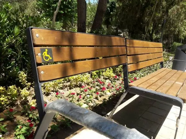  تجهیز ٧ بوستان پایتخت به مبلمان مخصوص توانیابان