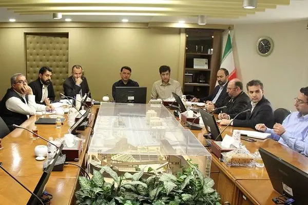 نشست مدیرعامل سازمان نوسازی با پیمانکاران پروژه های بازآفرینی باغ راه حضرت فاطمه زهرا(س) و نفرآباد برگزار شد