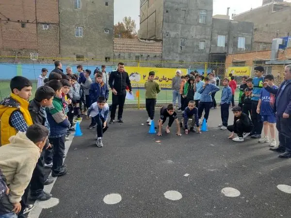 رقابت بیش از هزار شهروند منطقه 19در رشته های تیمی و انفرادی دور منطقه ای مسابقات "قهرمان شهر۲"