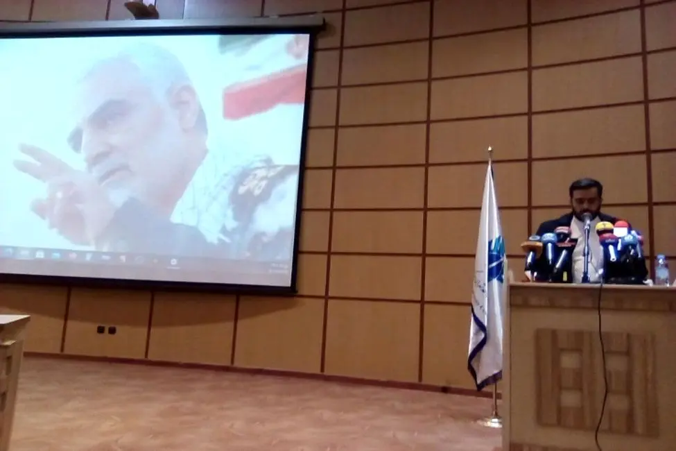 حذف تصاویر مرتبط با شهید سلیمانی در شبکه‌های اجتماعی مصداق جنگ رسانه‌ای است