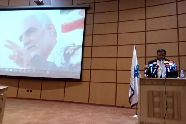 حذف تصاویر مرتبط با شهید سلیمانی در شبکههای اجتماعی مصداق جنگ رسانهای است