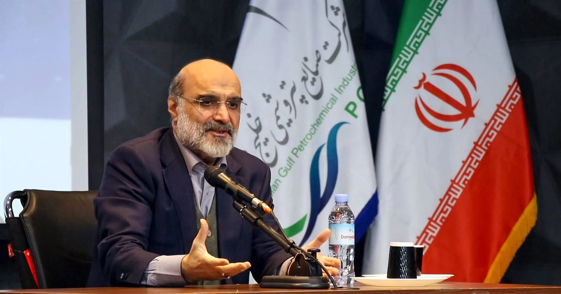  با زبان هنر و قدرت رسانه، فضای انسانی و ارتباطی با صنعت تلفیق شود