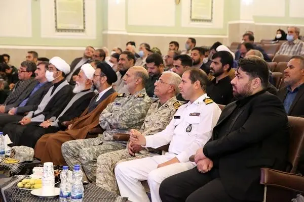 برگزاری مراسم باشکوه گرامیداشت هفته دفاع مقدس در شرکت پتروشیمی شازند