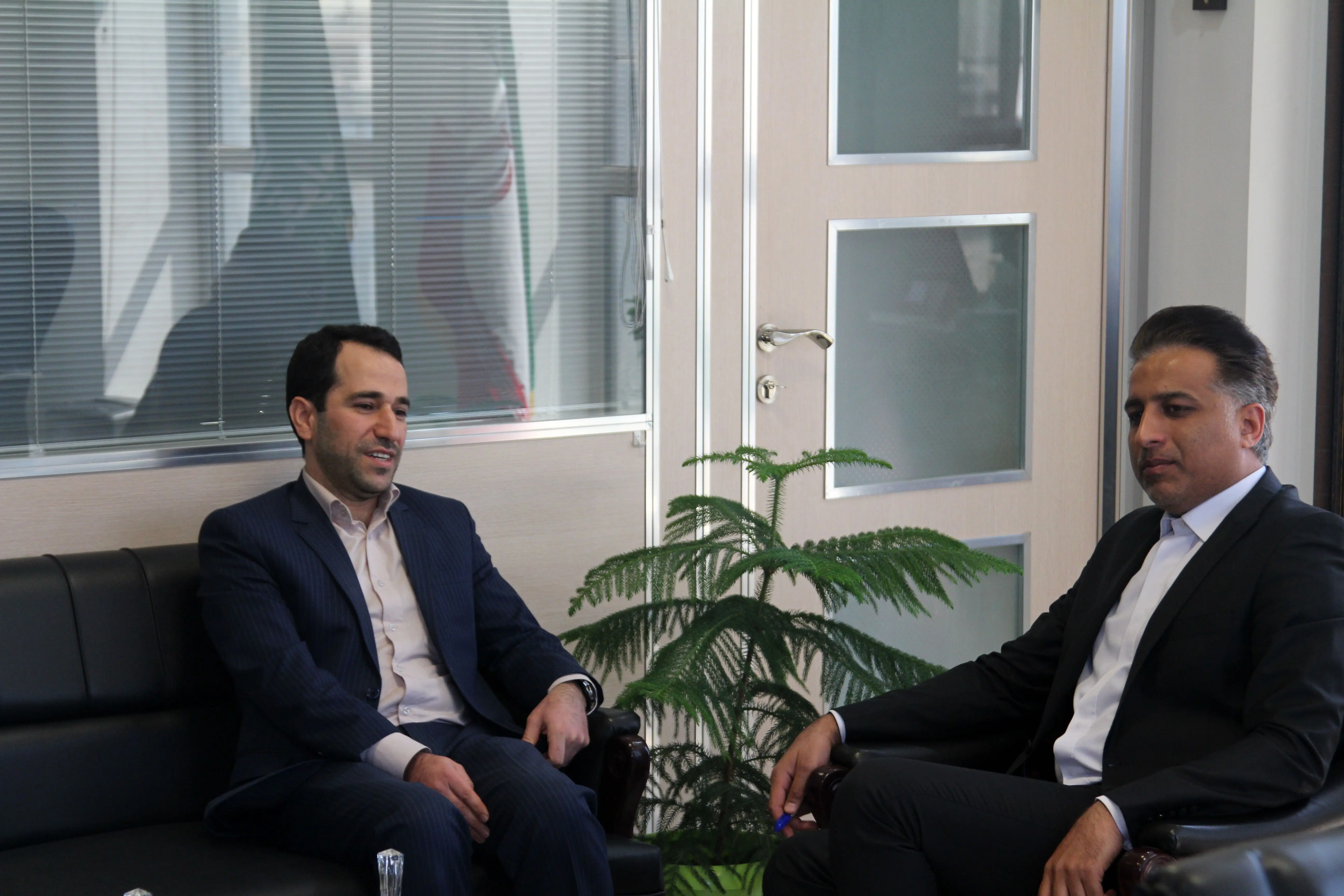 دیدار معاون سرمایه انسانی بانک قوامین با مدیرکل شعب استان تهران
