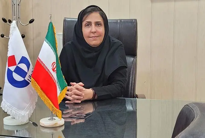 مسئول دایره خسارت بیمه‌های اشخاص شعبه زاینده‌رود، کارمند نمونه صنعت بیمه شد