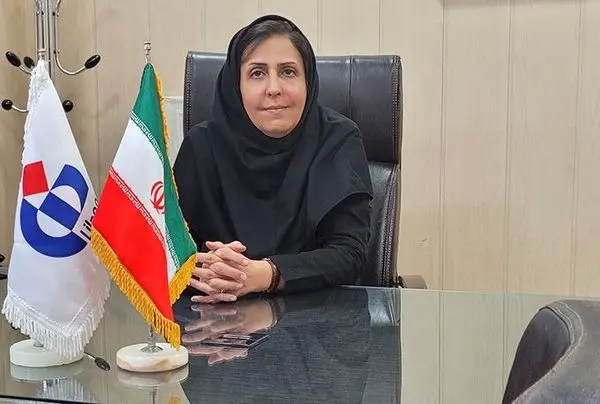 مسئول دایره خسارت بیمههای اشخاص شعبه زایندهرود، کارمند نمونه صنعت بیمه شد