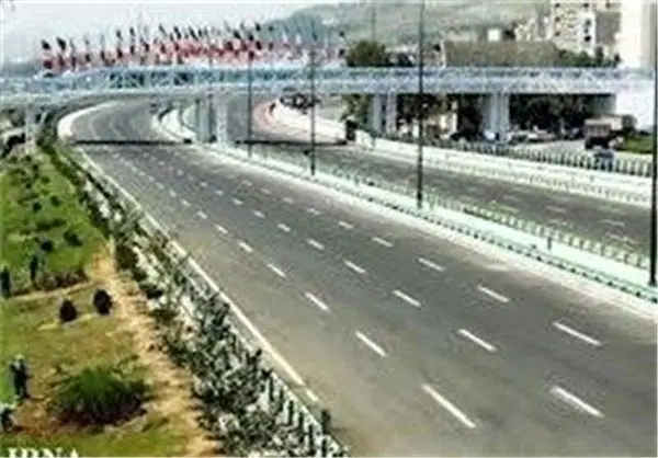 تکمیل عملیات آبرسانی فضای سبز بزرگراه آزادگان