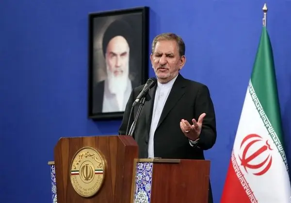 ایران با وجود تحریمهای آمریکا نفت میفروشد