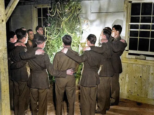 جشن کریسمس در جنگ جهانی دوم + عکس