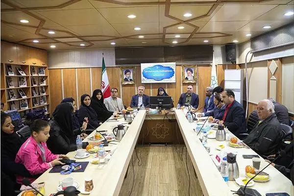 آیین تجلیل از ۸۵ مقام آور منطقه ۱۵ در رقابت‌های قهرمان شهر ۲