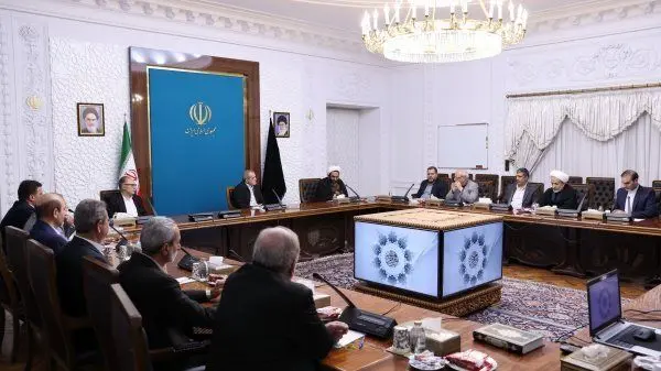 چند دستگی میان مسئولان از بزرگترین عوامل ناکامیهاست