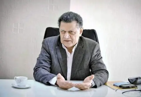 فولاد مبارکه خود را ازشاگردان مکتب مقاومت ۸ساله درمقابل کفر جهانی میداند