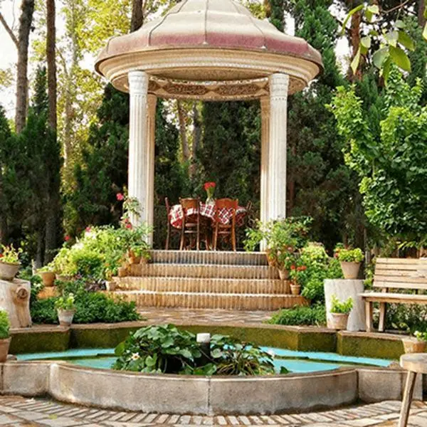 گذر از باغ نگارستان با ادویههای ایرانی