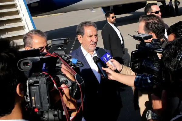 مردم باید به صورت دقیق در جریان مسائل کشور قرار گیرند