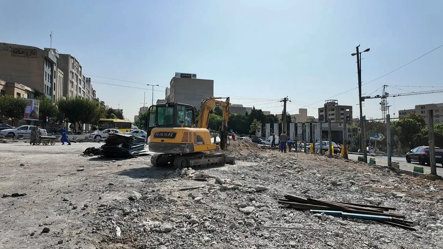 جمع آوری حصار کارگاه مترو میدان کتاب 

