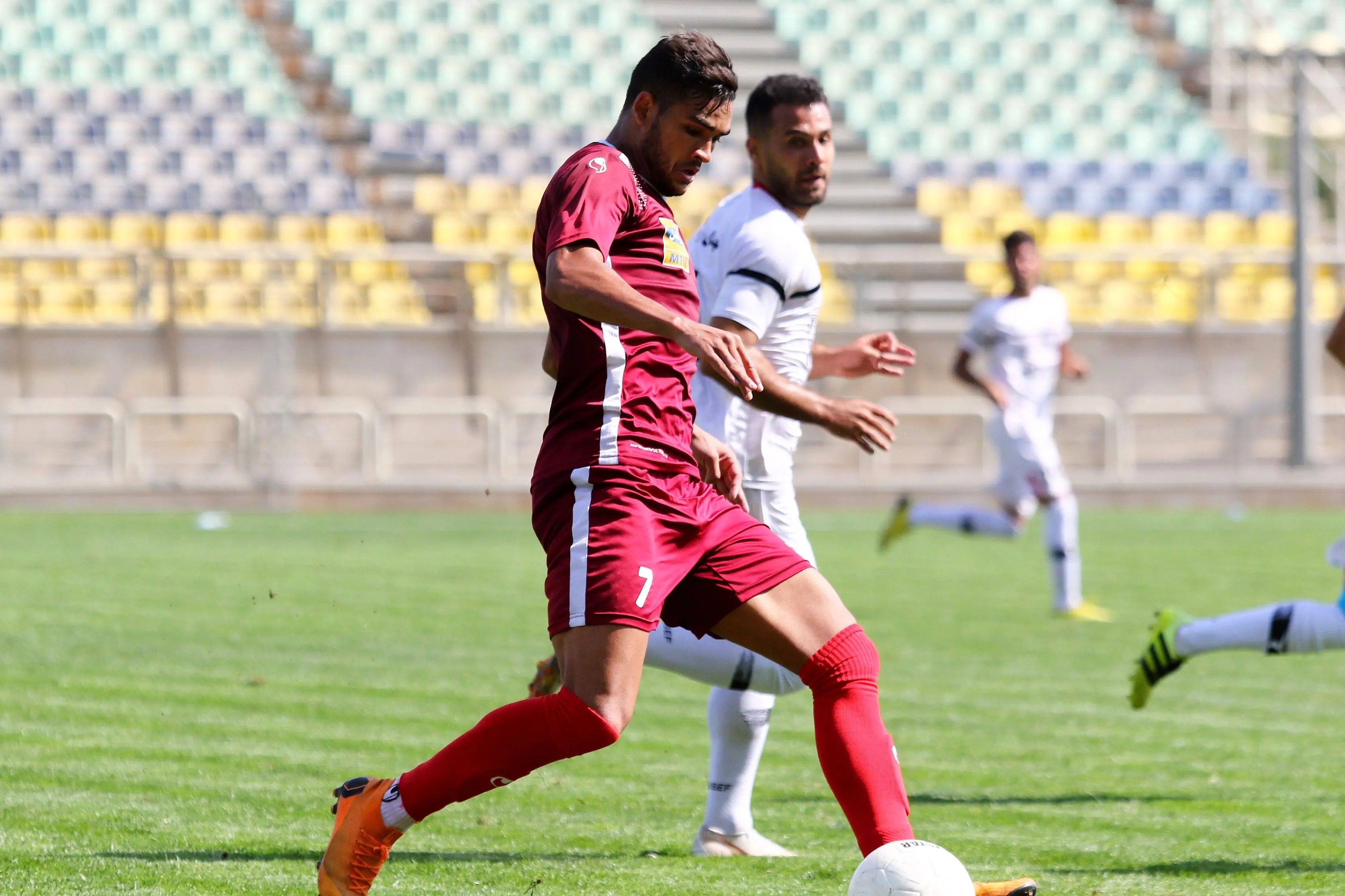 مهاجم جنجالی پرسپولیس راهی کیش شد