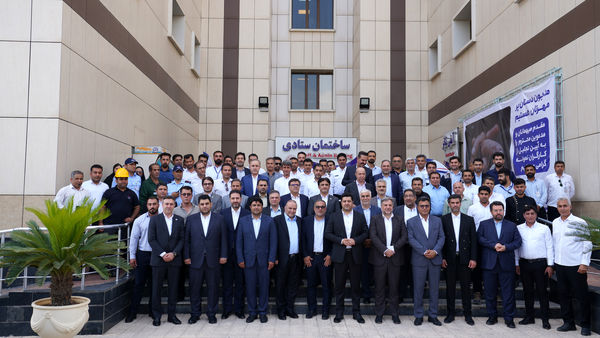 نقش تک‌تک کارگران در شکوفایی، رونق اقتصادی و توسعه کشور ارزشمند است

