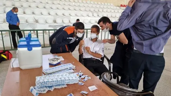 طرح واکسیناسیون کارکنان مجتمع معدنی چادرملو آغاز شد