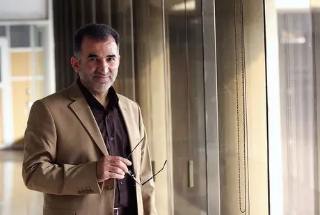 مسئولان و رسانه های رسمی مهمترین مقصران وارونگی افکار عمومی هستند