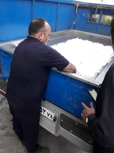 توزیع ارزاق و غذای گرم بین نیازمندان منطقه 13  در ایام محرم و صفر

