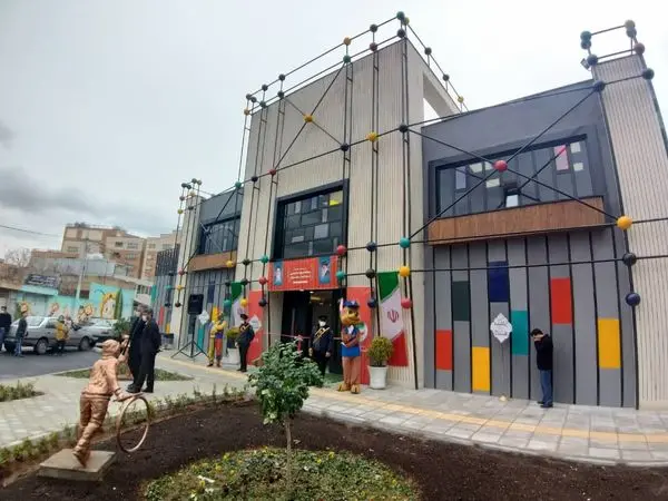 هم اکنون مراسم افتتاح و بهره برداری از پروژه های عمرانی منطقه 7 شهرداری اصفهان