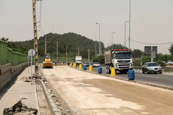 اجرای 160 هزار  متر مربع روکش آسفالت در  بزرگراه شهید یاسینی منطقه 13 

