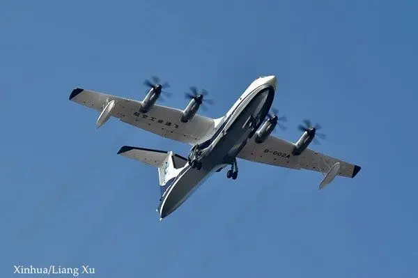 ساخت بزرگترین هواپیمای دوزیست در چین + عکس