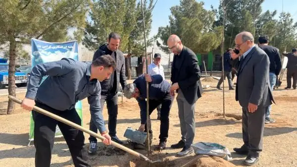 آئین کاشت یکصد اصله نهال در فاز۲ بوستان نهج البلاغه