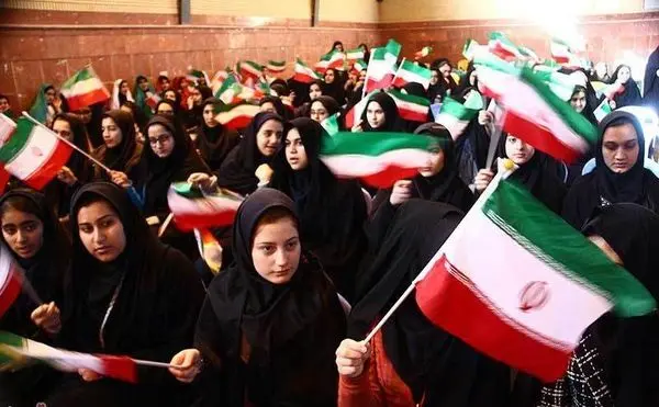 زنگ گلبانگ انقلاب اسلامی در مدارس نواخته شد